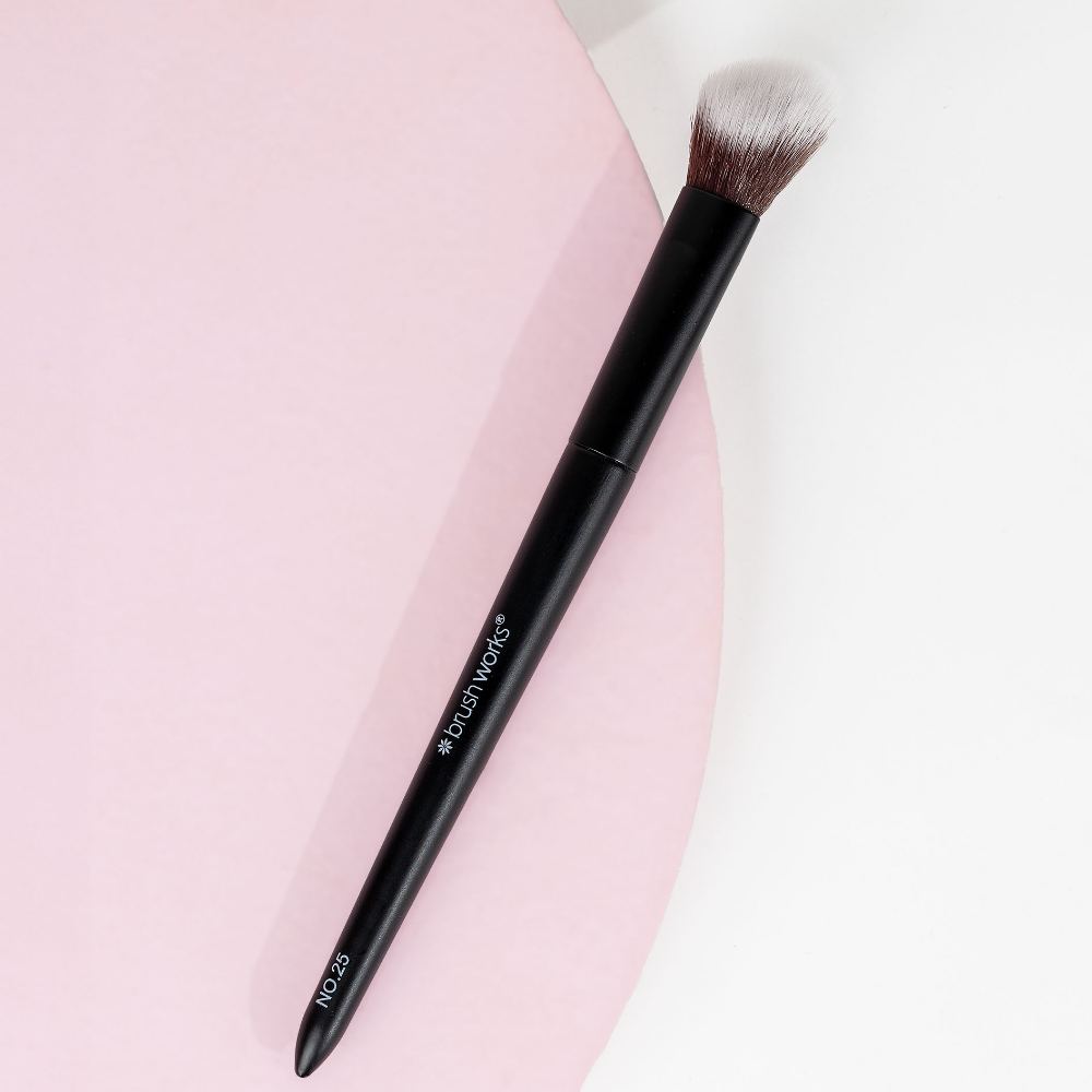 Brushworks No. 25 Brightening Concealer Brush