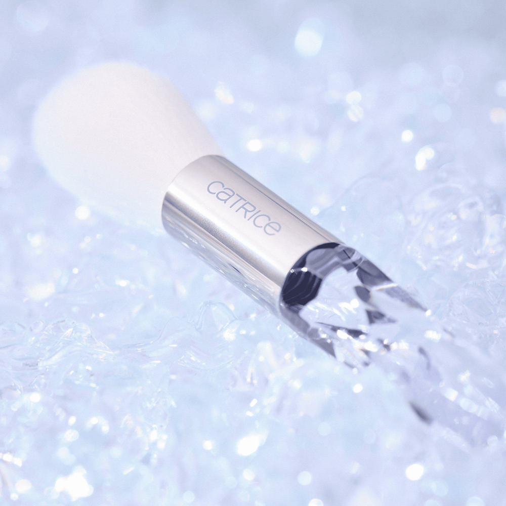 Catrice Cosmetics Arctic Illusion Frozen Wonders Highlighter Brush