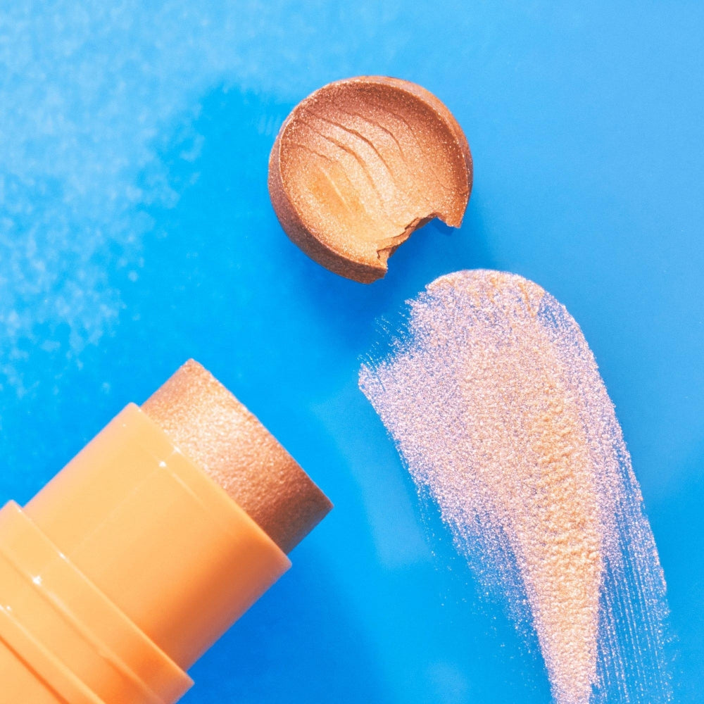 Essence Baby Got Holo Glow Highlighter Stick 5g