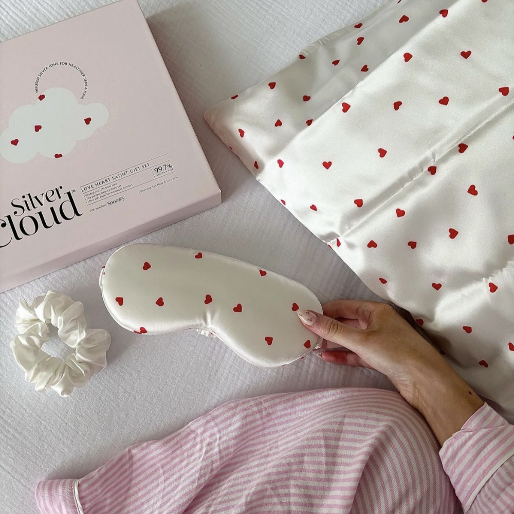 Silver Cloud Satin Gift Set Heart Print