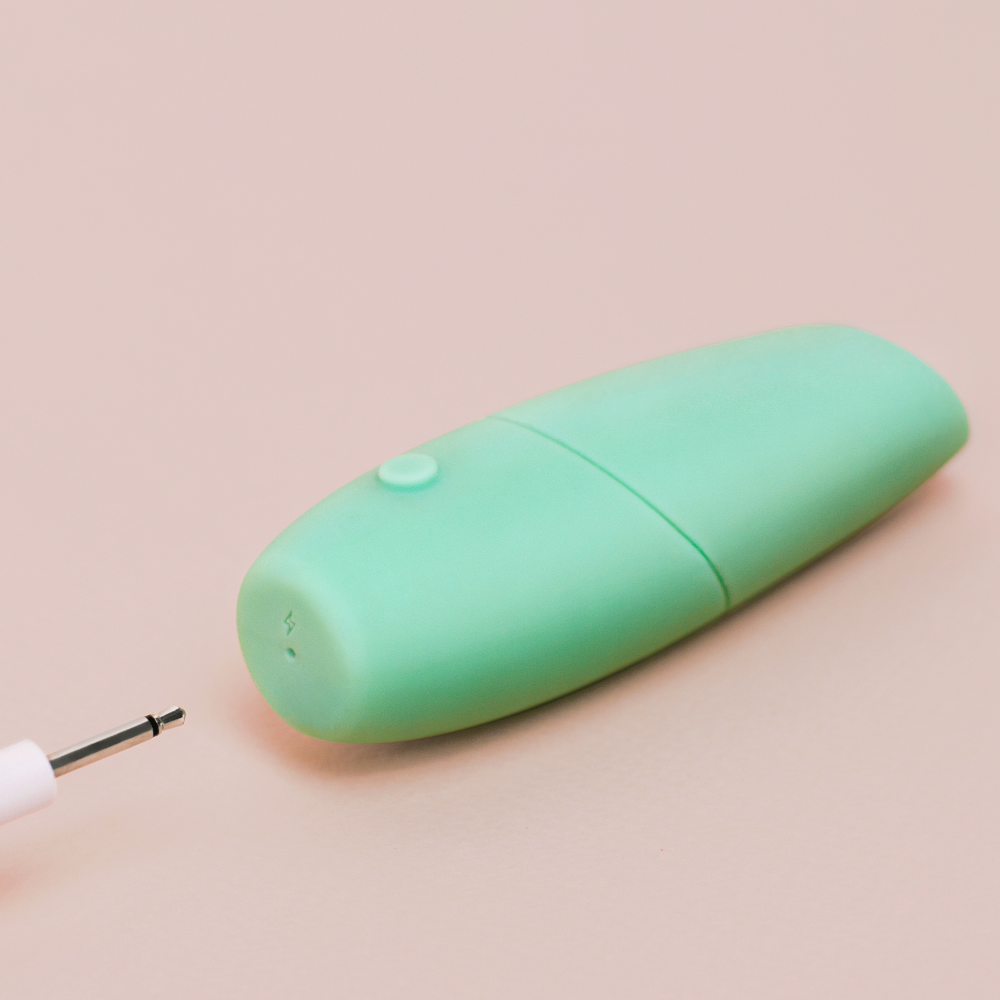Smile Makers The Whisperer Lipstick Vibrator
