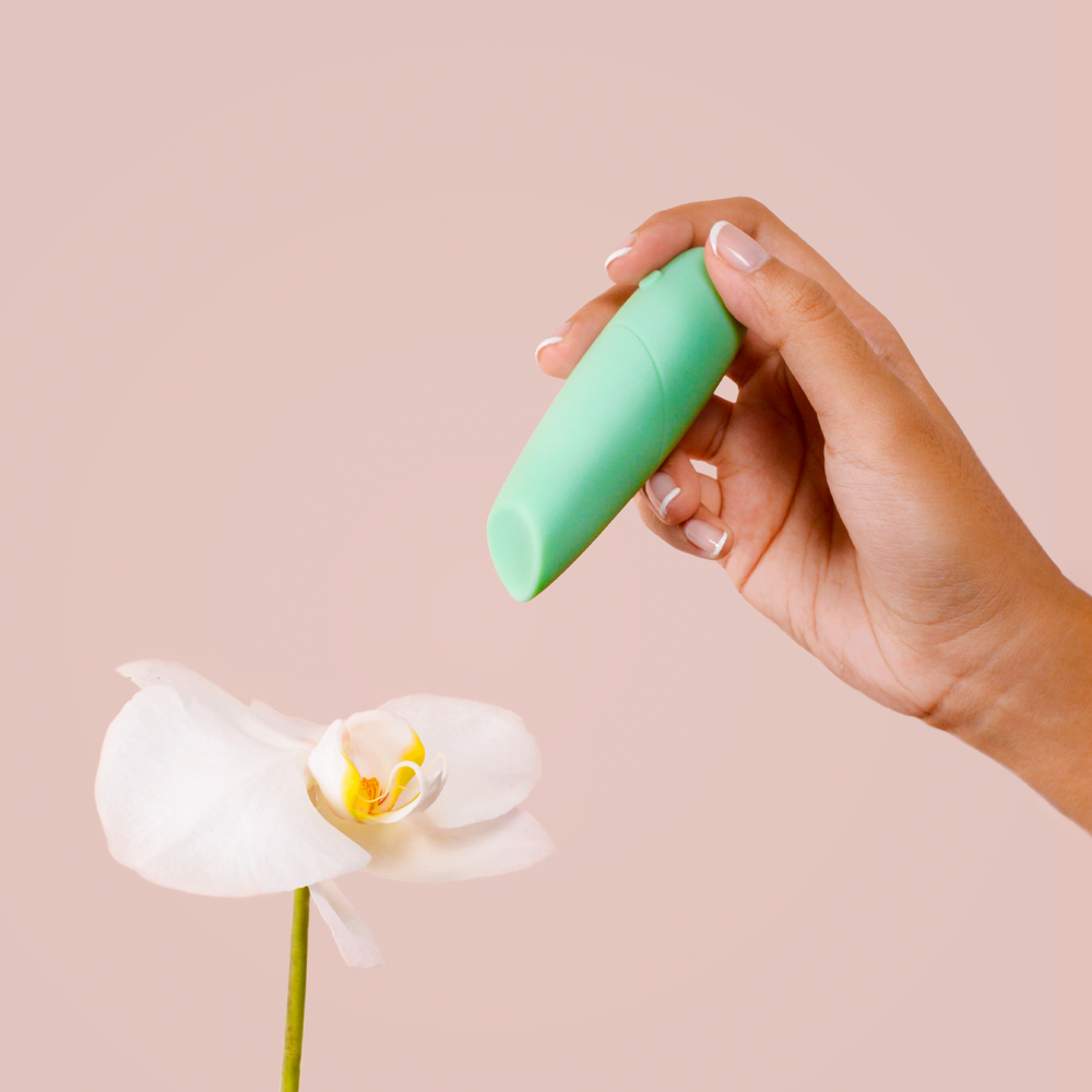 Smile Makers The Whisperer Lipstick Vibrator