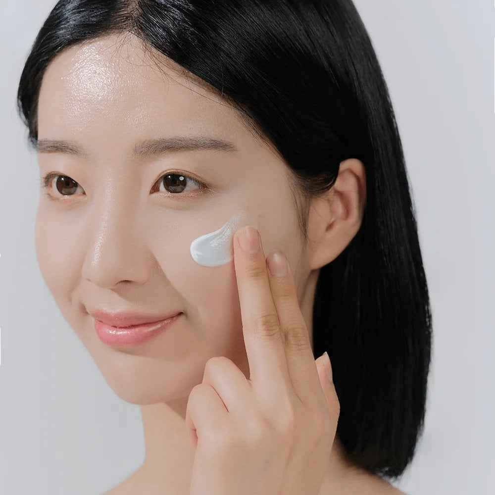 Skin1004 Madagascar Centella Hyalu-Cica Water-Fit Sun Serum PA++++ SPF50+ 50ml