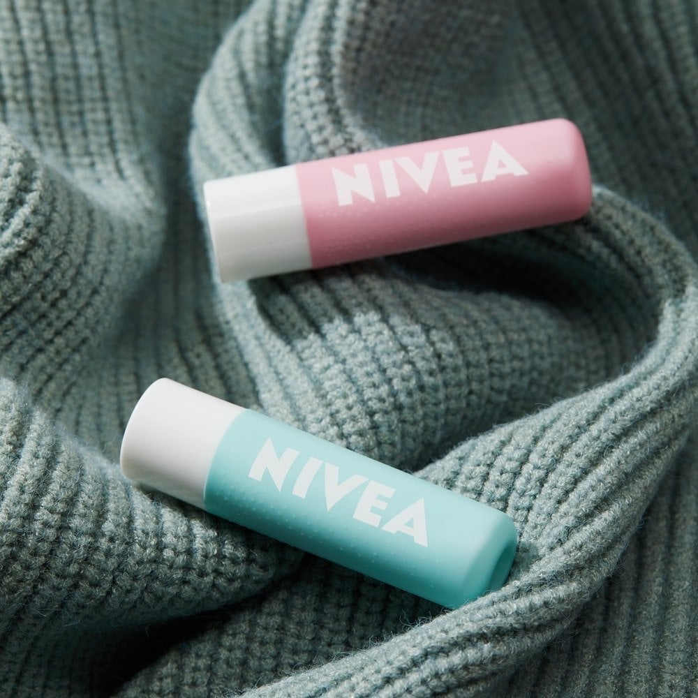 Nivea Caring Lip Scrub with Aloe Vera & Vitamin E 5.5ml