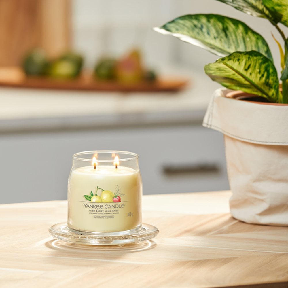 Yankee Candle Iced Berry Lemonade Medium Signature Jar Candle