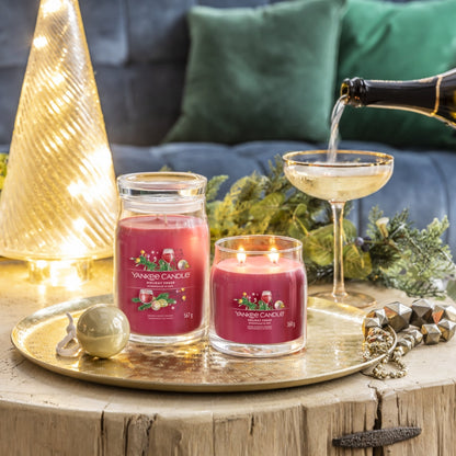 Yankee Candle Big Apple Christmas Medium Signature Jar Candle