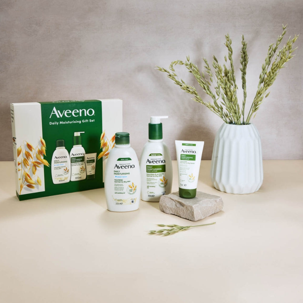 Aveeno Daily Moisture Range 3 Piece Gift Set