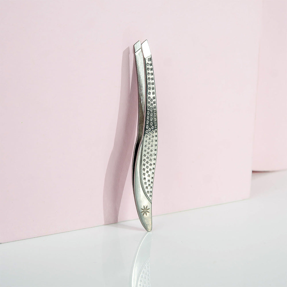 Brushworks Traditional Tweezers