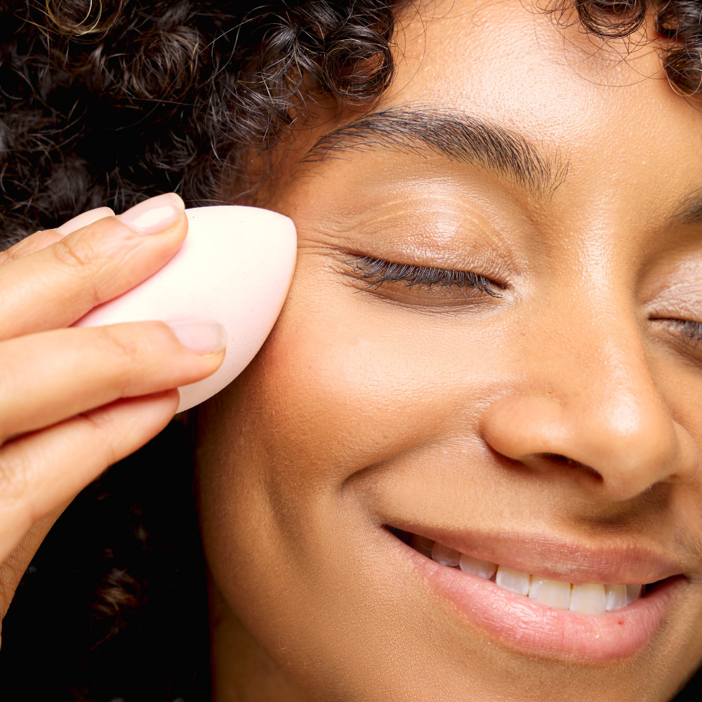 Brushworks Precision Oval Complexion Makeup Sponge