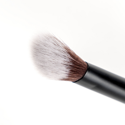 Brushworks No. 25 Brightening Concealer Brush