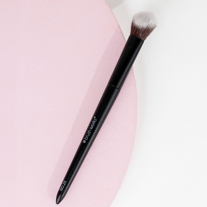 Brushworks No. 25 Brightening Concealer Brush