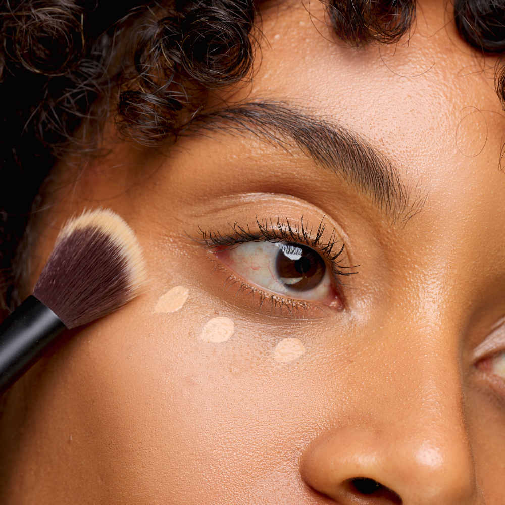 Brushworks No. 25 Brightening Concealer Brush