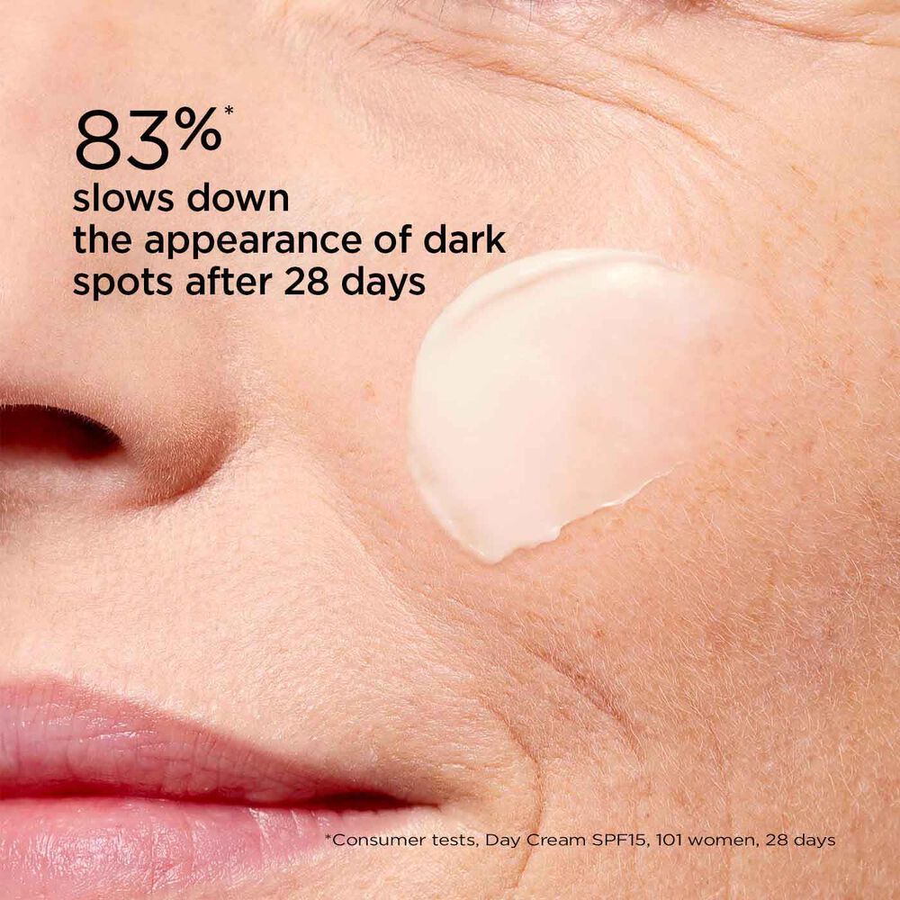 Clarins Super Restorative Day Cream for All Skin Types SPF15 50ml