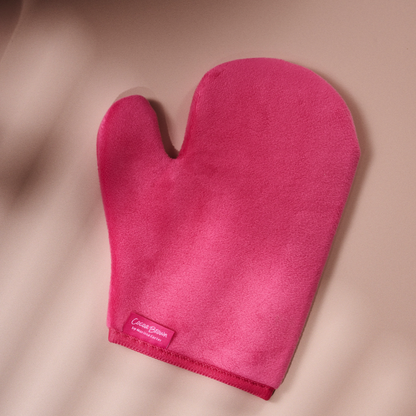 Cocoa Brown Deluxe Velvet Thumb Self-Tanning Mitt
