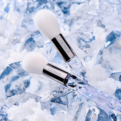 Catrice Cosmetics Arctic Illusion Frozen Wonders Highlighter Brush
