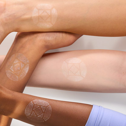 Essence Baby Got Diamond Highlighter Stick 5.4g