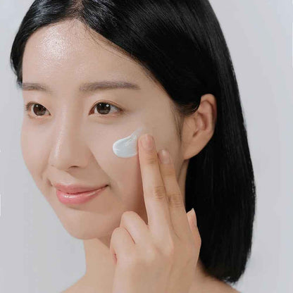 Skin1004 Madagascar Centella Hyalu-Cica Water-Fit Sun Serum PA++++ SPF50+ 50ml
