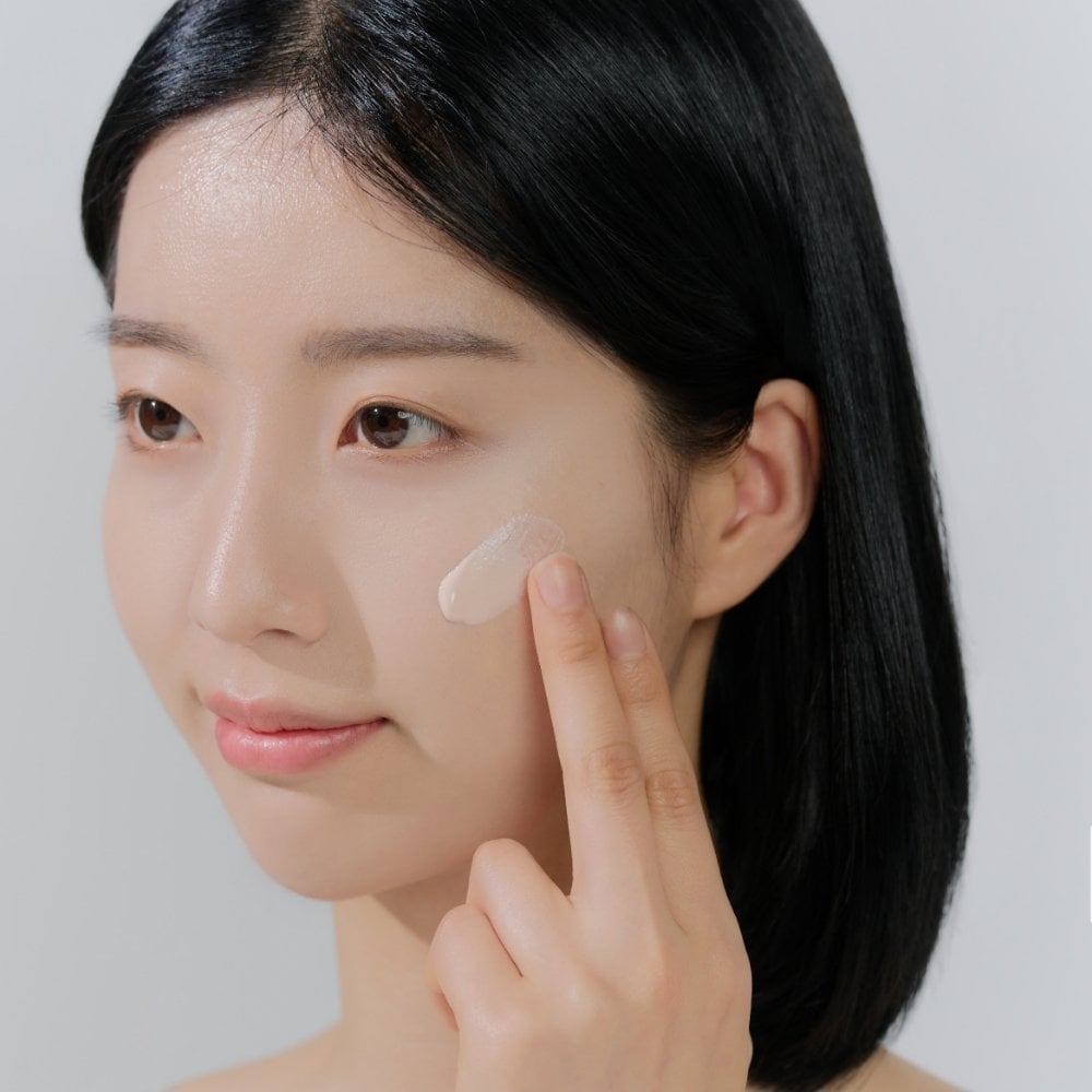 Skin1004 Madagascar Centella Tone Brightening Tone-Up Sunscreen PA++++ SPF50+ 50ml