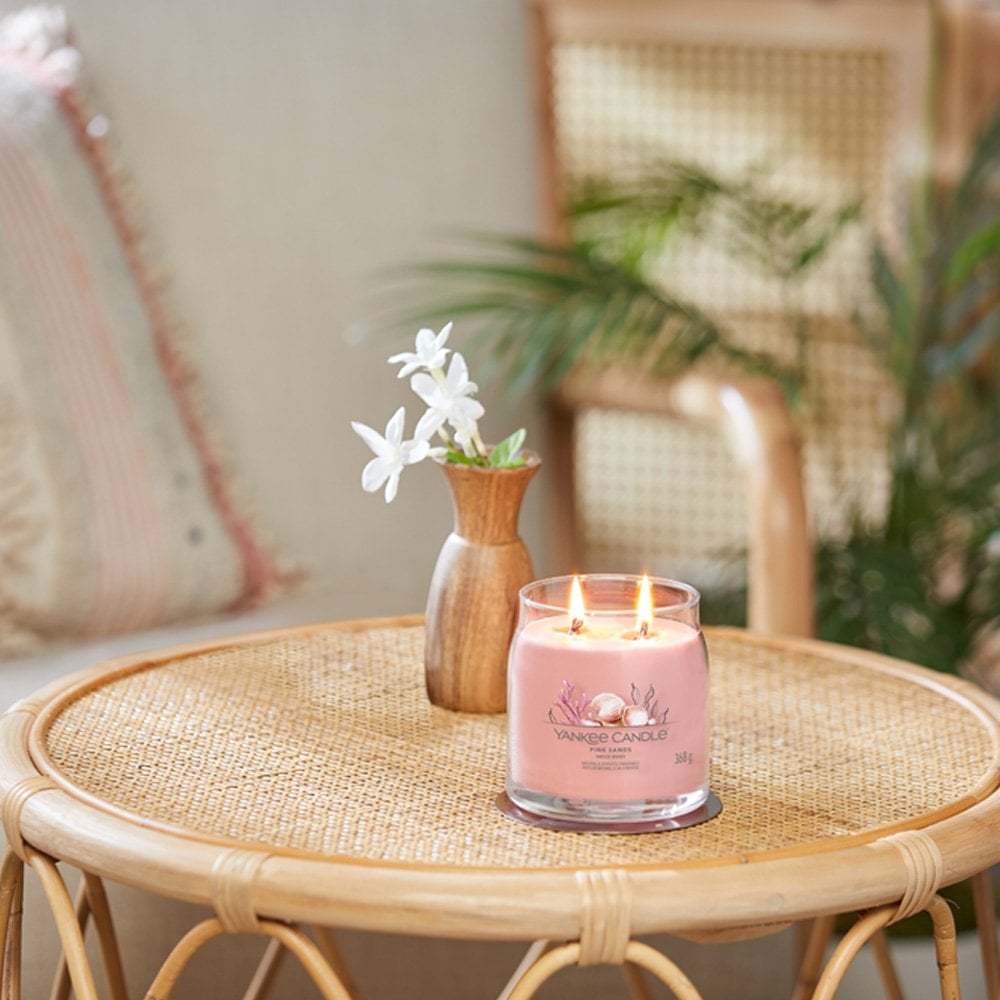 Yankee Candle Pink Sands Medium Signature Jar Candle